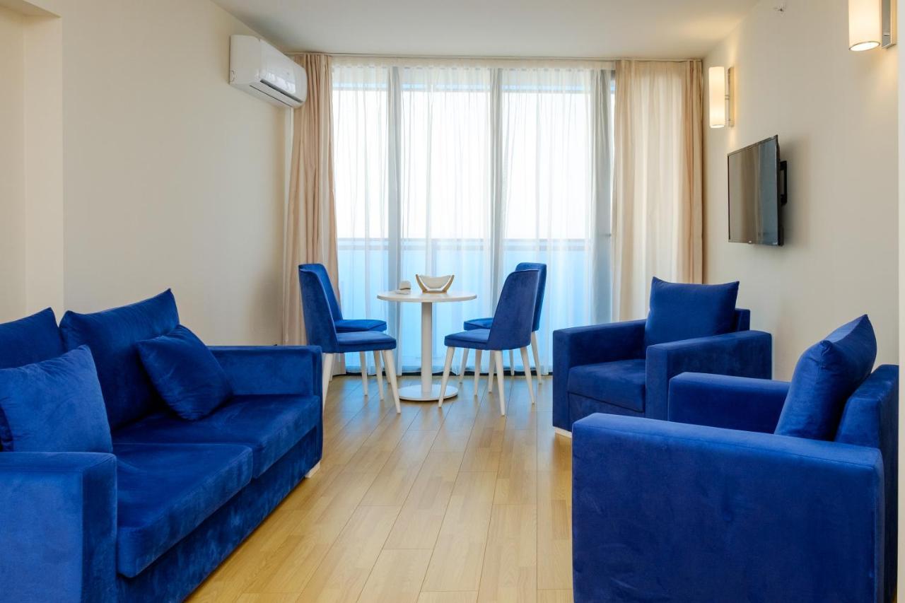 Manco Apartments Батуми Екстериор снимка