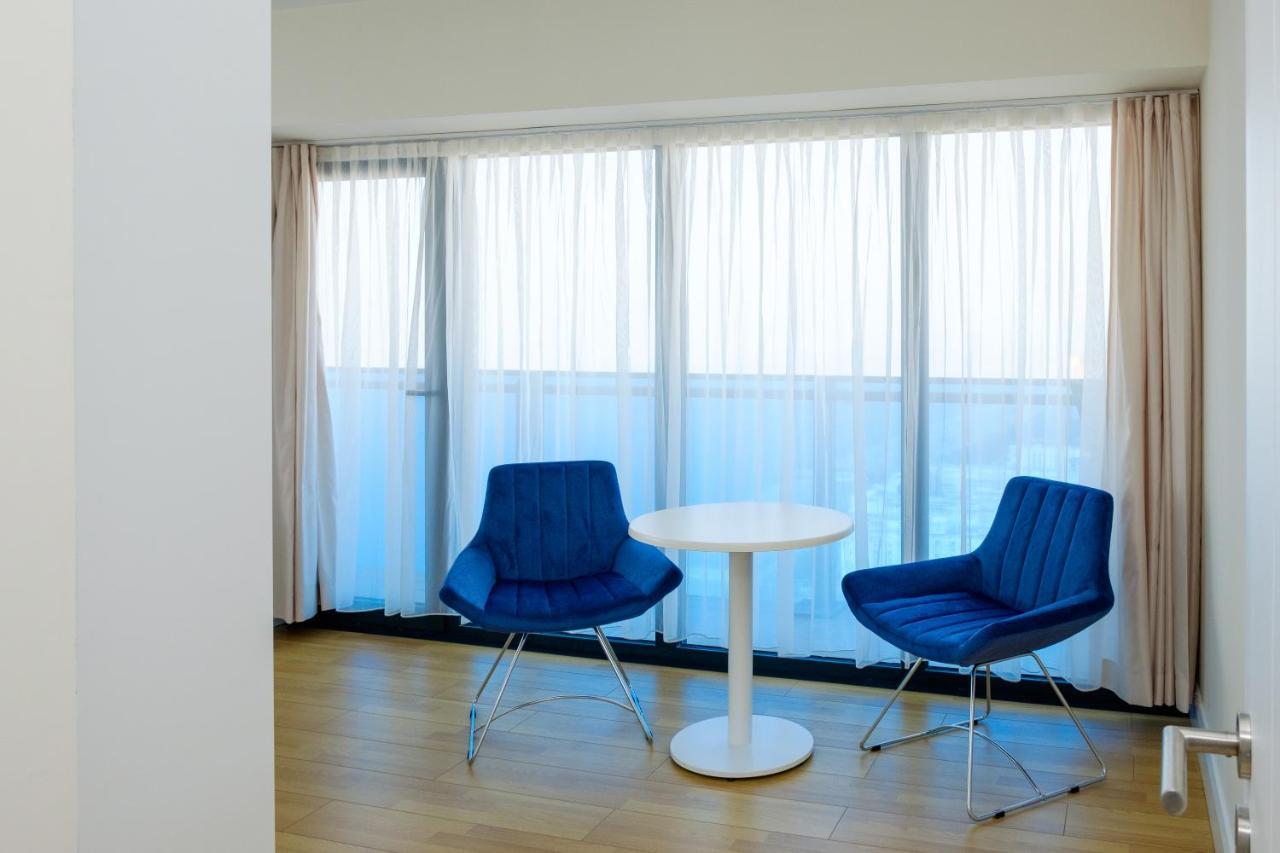 Manco Apartments Батуми Екстериор снимка