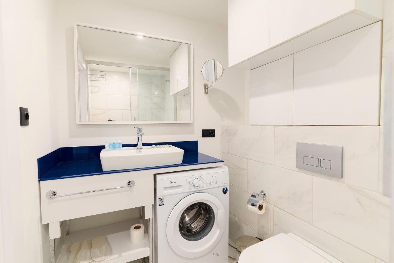 Manco Apartments Батуми Екстериор снимка