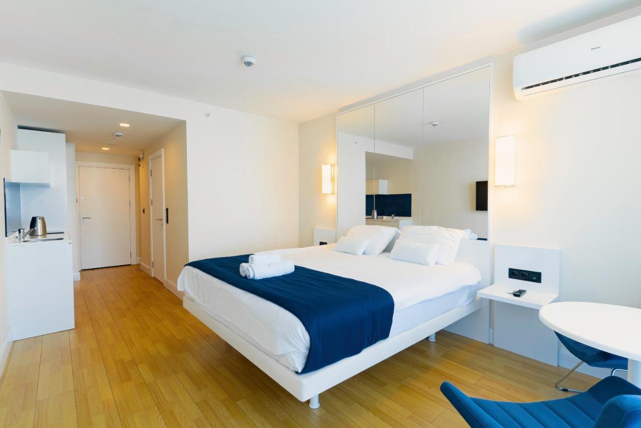 Manco Apartments Батуми Екстериор снимка
