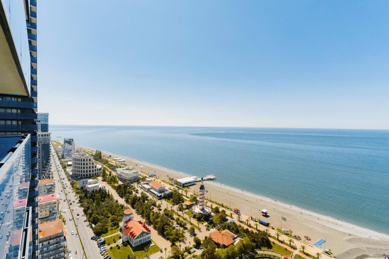 Manco Apartments Батуми Екстериор снимка