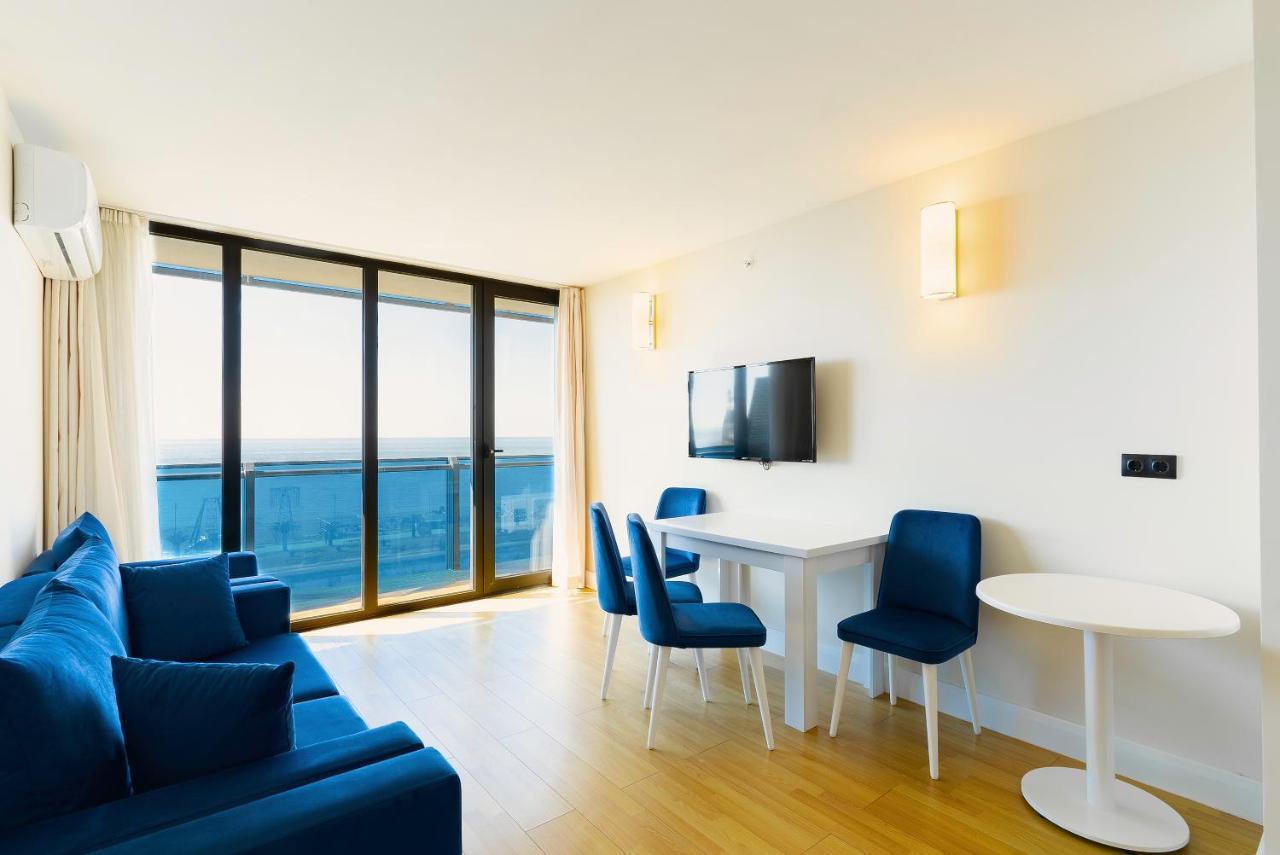 Manco Apartments Батуми Екстериор снимка