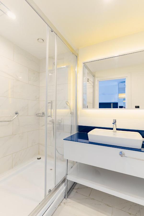 Manco Apartments Батуми Екстериор снимка