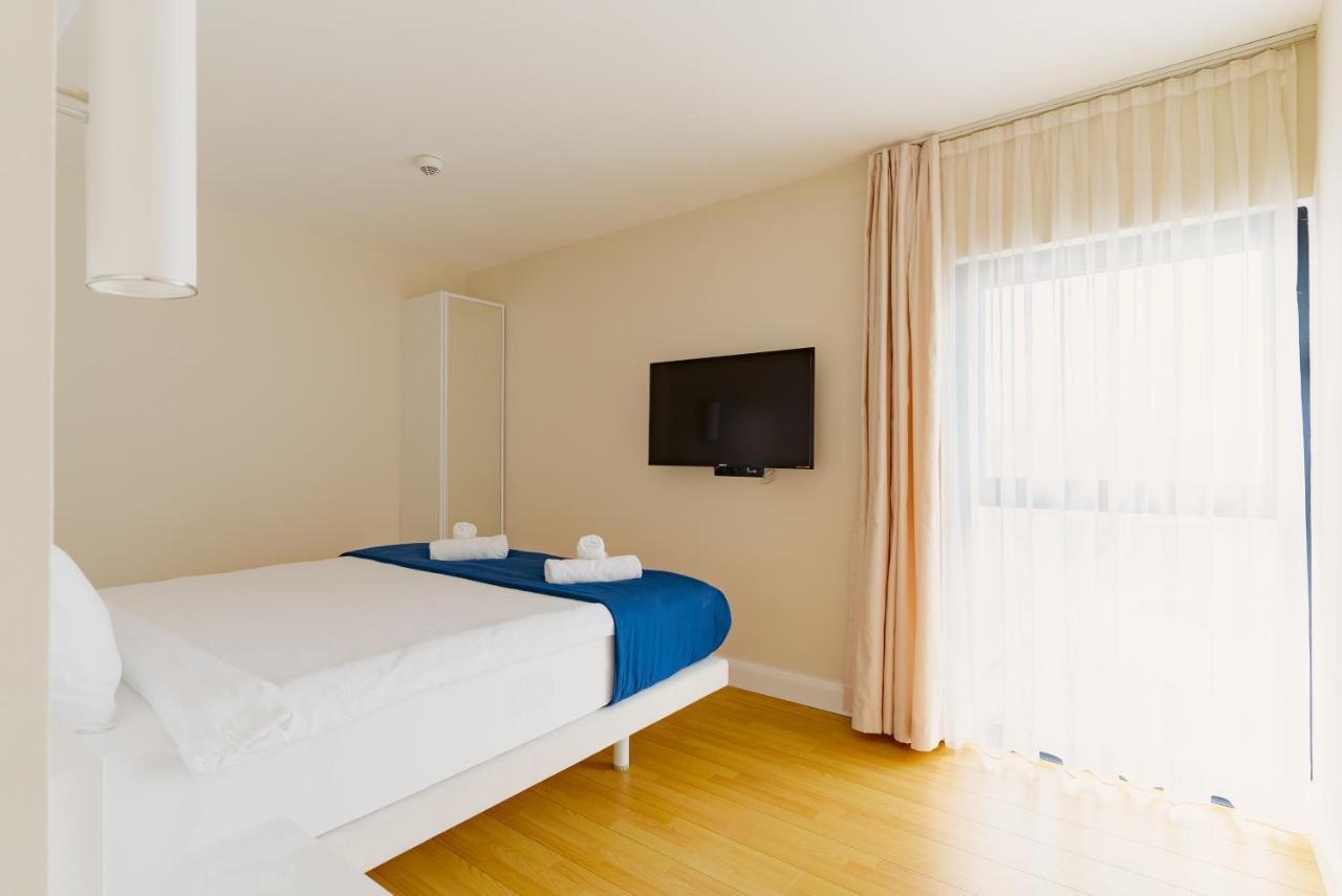 Manco Apartments Батуми Екстериор снимка