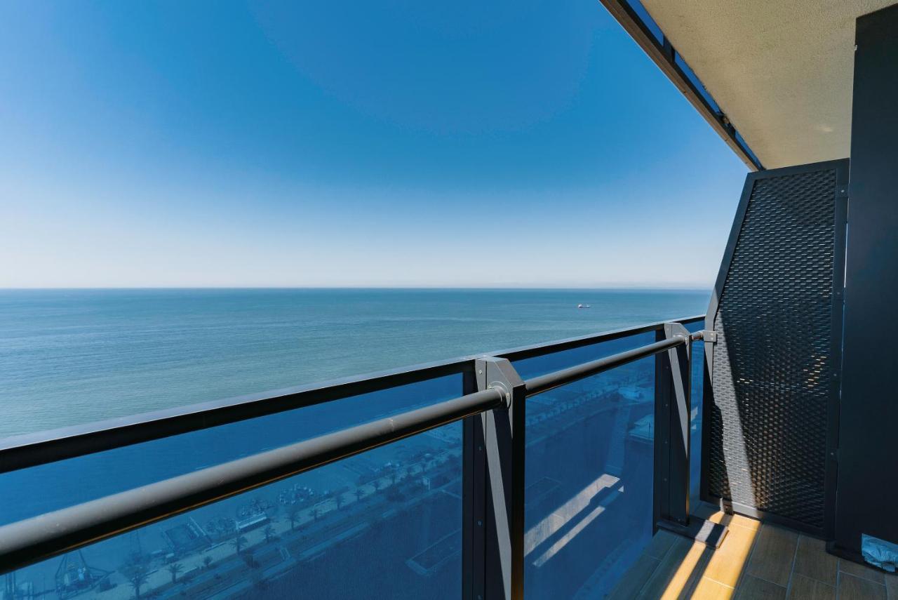 Manco Apartments Батуми Екстериор снимка