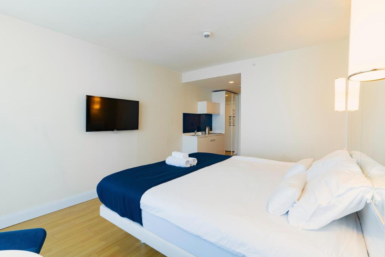 Manco Apartments Батуми Екстериор снимка