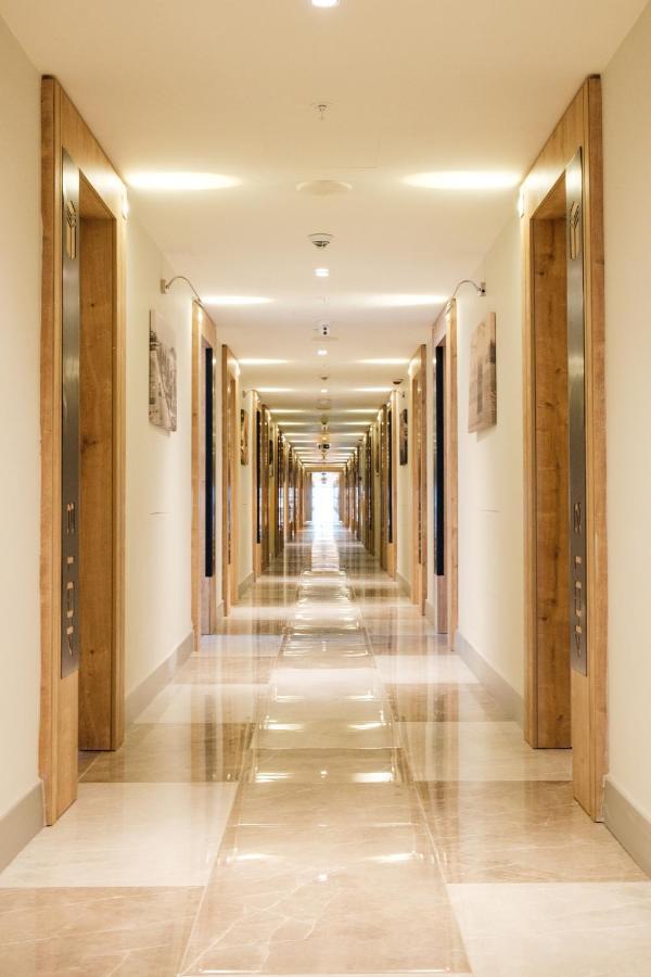 Manco Apartments Батуми Екстериор снимка
