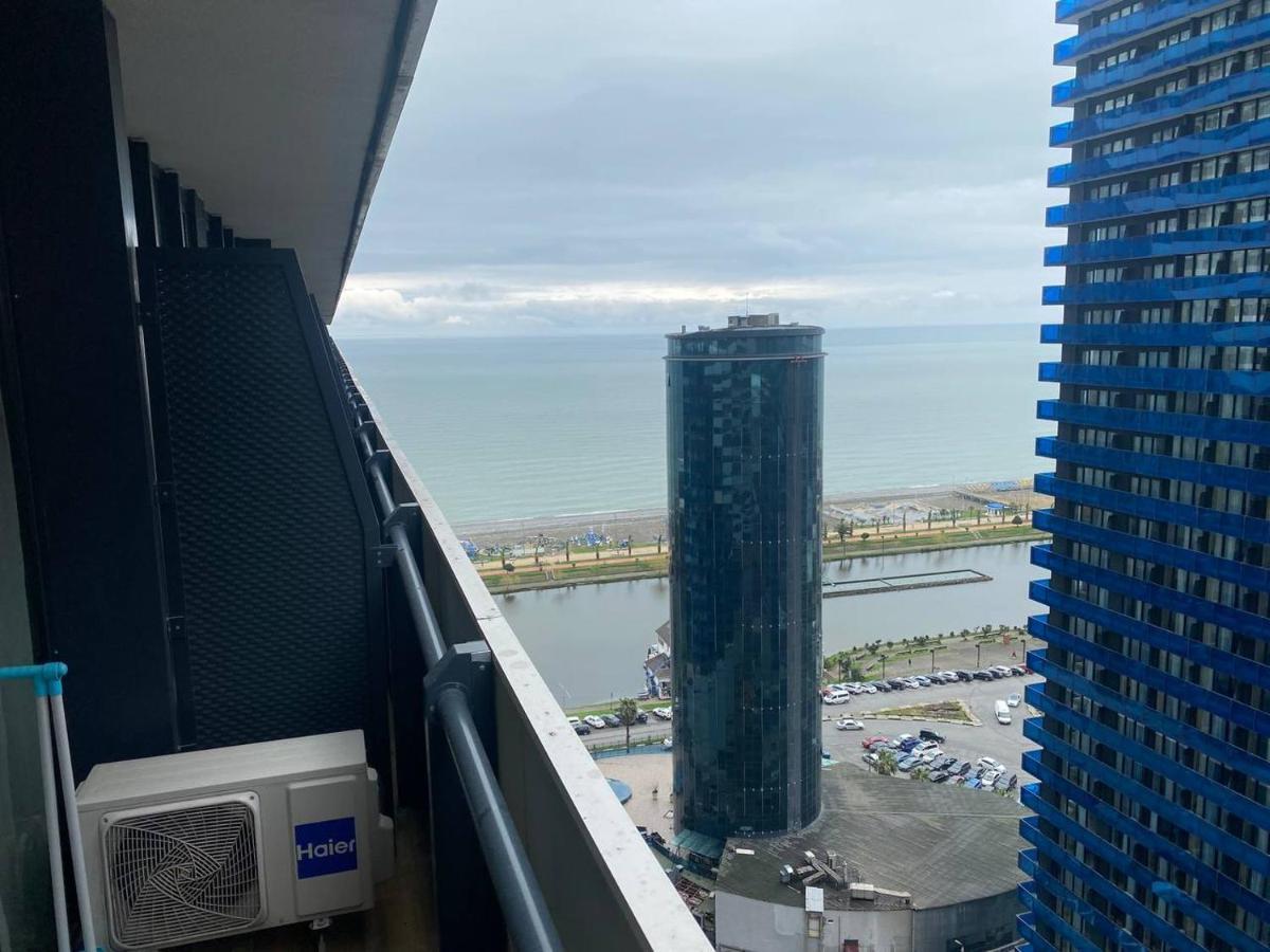 Manco Apartments Батуми Екстериор снимка